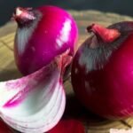 कच्चा प्याज हर किसी के लिए नहीं फायदेमंद, जानिए किन लोगों को नही करना चाहिए इसका सेवन