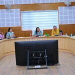 बीडीओ ग्राम पंचायतों की व्यवस्था को स्वयं जांचकर ग्रामीणों को आत्मनिर्भर बनाने पर दें जोर- डीएम