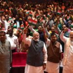 पीएम मोदी समेत NDA सांसदों ने लहराया तिरंगा, झारखंड छात्र प्रदर्शन पर संसद में प्रदर्शन